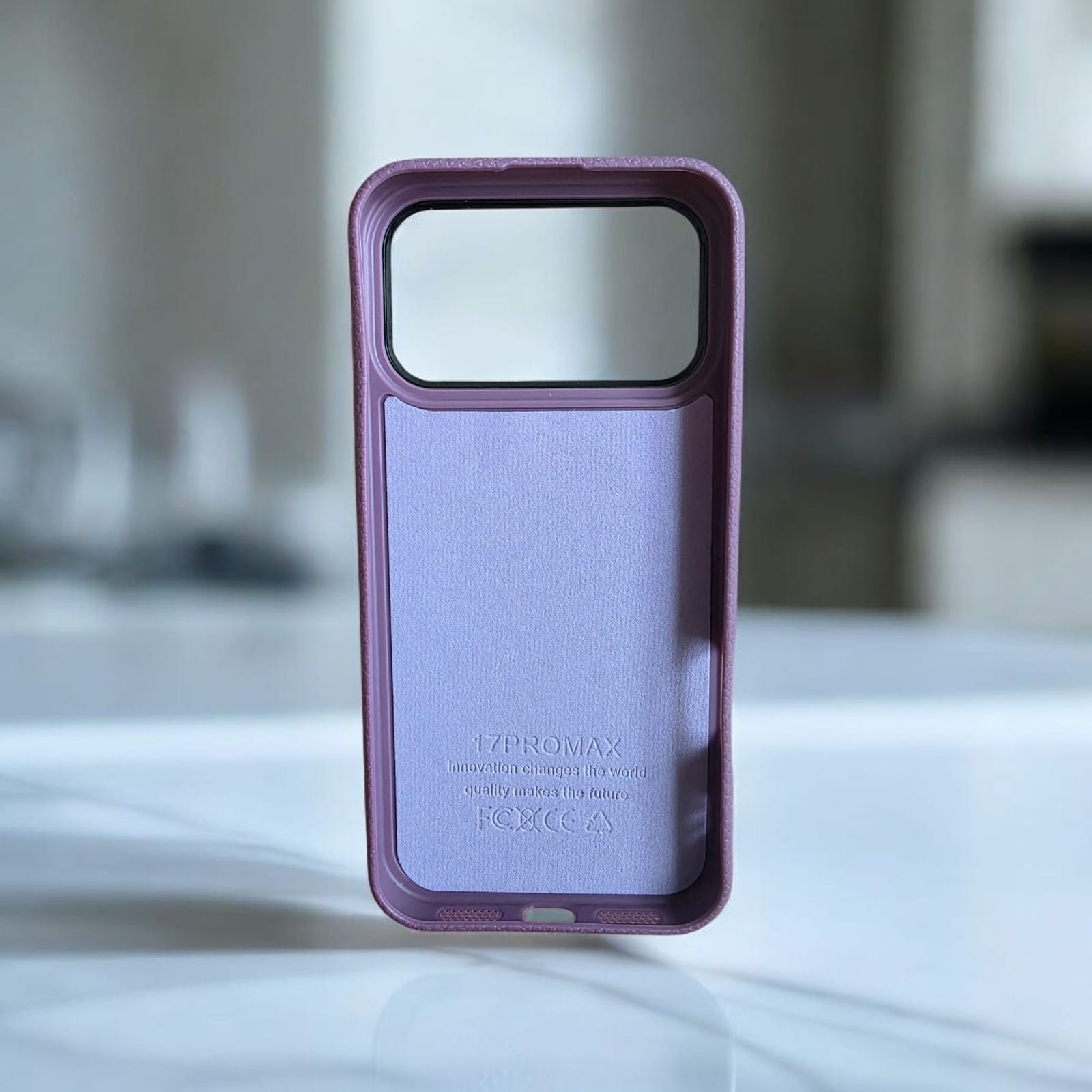 Husă magnetica Case pentru iPhone 17 Pro Max, TPU, culoare mov, margini ridicate, protecție ecran și cameră
