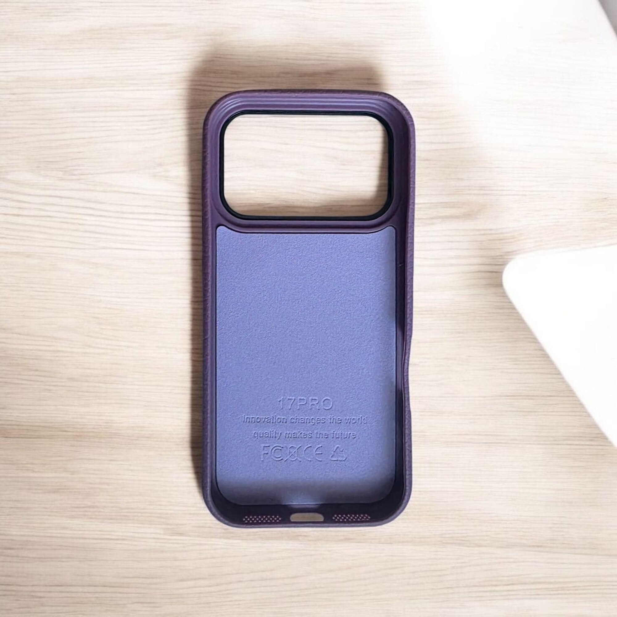 Husă magnetica Case pentru iPhone 17 Pro, TPU imitatie piele, mov, margini ridicate