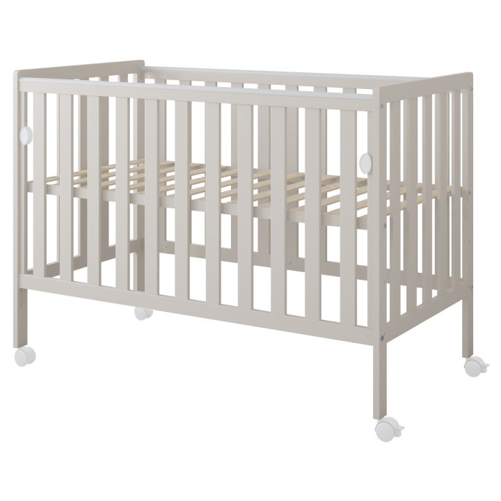 Patut din lemn si MDF pentru copii Nichiduta Bambi Cashmere cu laterala culisanta, roti cu blocare, vopsele ecologice pe baza de apa, margini rotunjite, dimensiuni interioare 120x60 cm