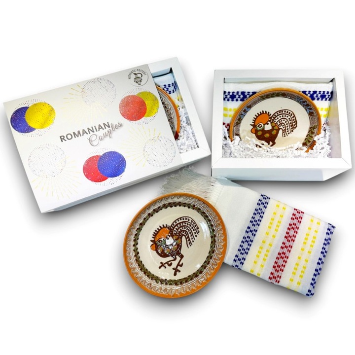 Pachet cadou "The Immortal Rooster", farfurie ceramică Horezu, ștergar țesut, multicolor