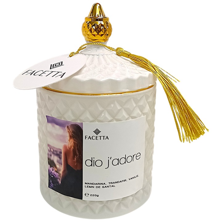 Lumanare parfumata din ceara de soia cu fitil lemn, Facetta, Dio J'adore - Lemn de santal, chihlimbar, vanilie, 220 grame