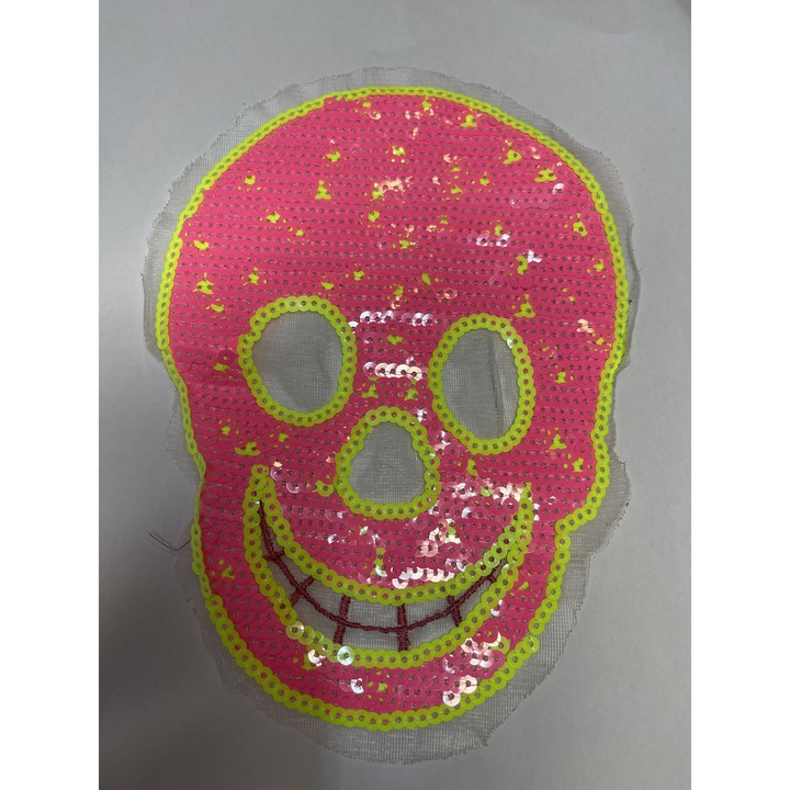 Текстилна нагръдник, череп, фосфоресциращи розови пайети, дължина 20 см