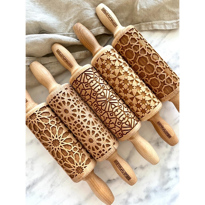 Sucitoare din lemn, set 5 bucati, grawerate, model mozaica, natural, 24,5x4,6cm