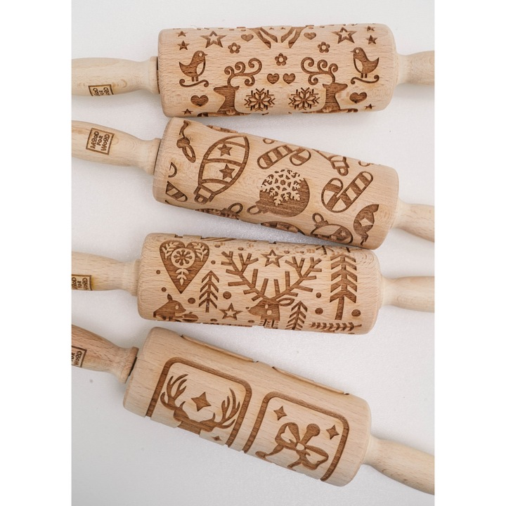 Sucitoare din lemn, set 4 bucati, grawerate, naturale, 24,5x4,6cm, pentru prajituri cu motive de Craciun