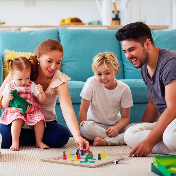 Комплект дървени настолни игри 7 в 1 - Компактен дизайн