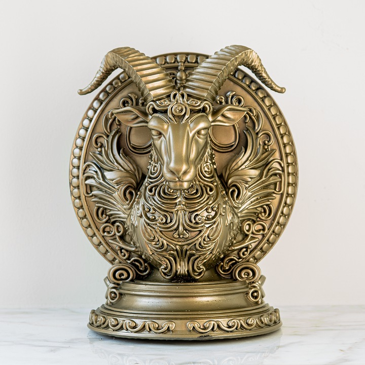 Statueta Zodie Capricorn, decorativa, finisaj stil bronz, suport de birou inclus, felicitare inclusa, 18x15x8, Rasina