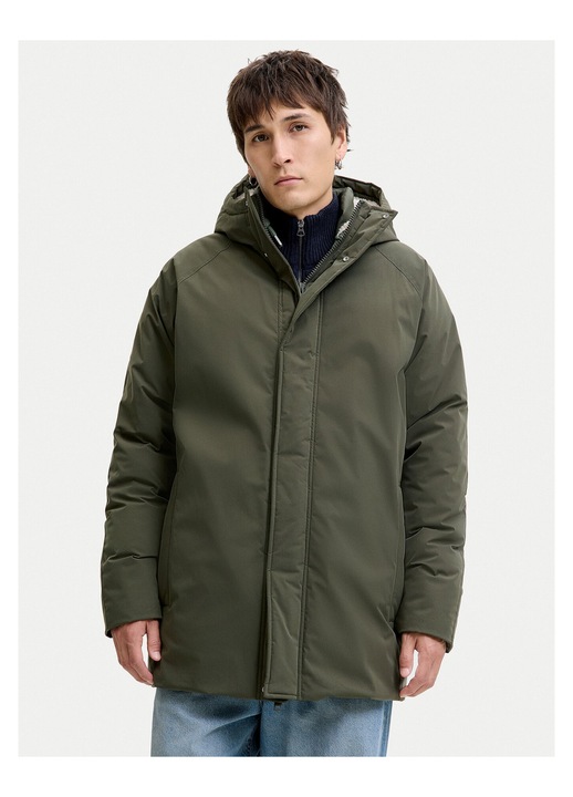 Geaca de iarna barbati Jack & Jones, verde, fabricata din materiale de calitate