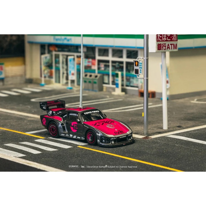 Количка Bisimoto Porsche 935 K3v Pink 1:64 Tarmac Works