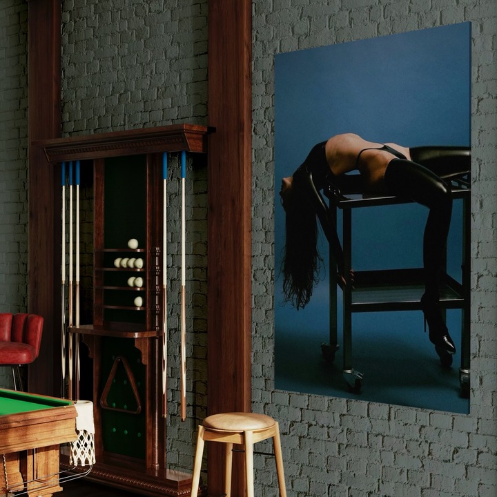 Tablou Canvas Premium, LuxCanva® P1057, Coregrafia Trupului, 70 X 100 CM, Panza Bumbac 100% 400g/m2, Sasiu, Lemn, Gravitatie, Senzual, Lumina, Umbre, Corp, Iubire, Dezlantuire, Timiditate, Cizme, Albastru, Masa, Echilibru, Living, Dormitor