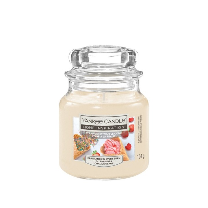Ароматна свещ Yankee Candle, малка, ванилия, ягодов сироп, вафлен конус