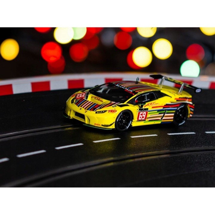 Automacheta Carrera DIGITAL 132 Lamborghini Huracan GT3, világítás, 1:32, 14.5x6.5x3.5cm