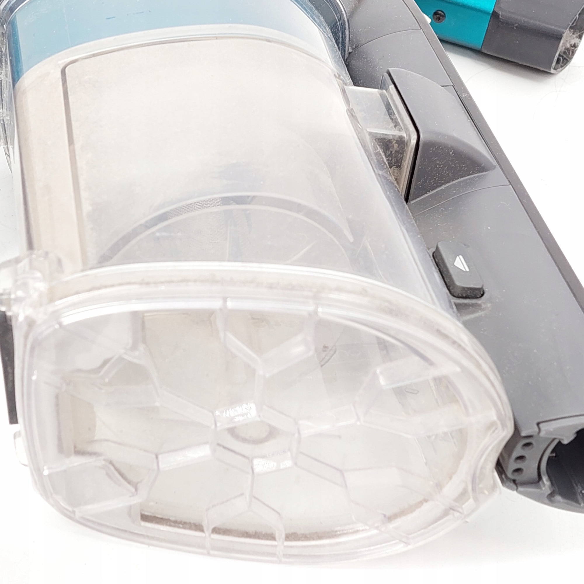 Aspirator fara sac Philips PowerPro Compact FC9332/09 650W, capacitate 1.5l, tehnologie PowerCyclone 5, filtru HEPA