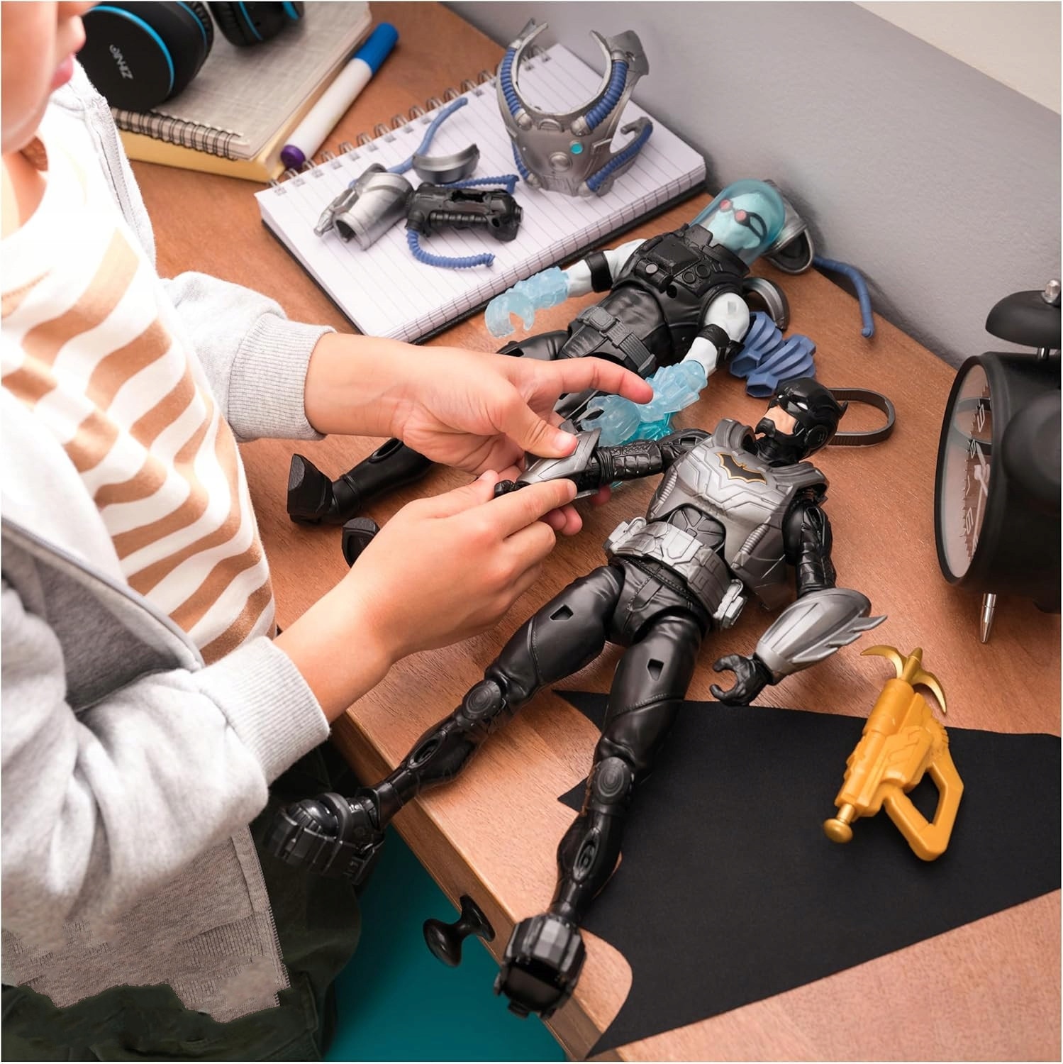 Set figurine Batman Adventures, Batman vs. Mr. Freeze, 30cm, 17