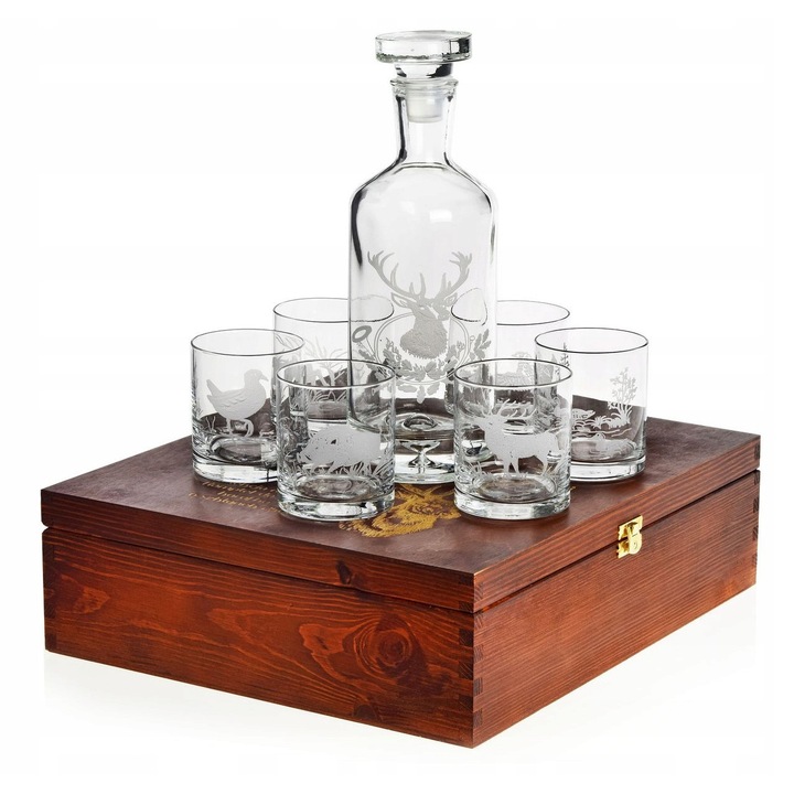 Exkluzív 6+1 whiskys készlet, 6 db 220 ml-es pohár, 750 ml-es kancsó, vadászati motívumok, 36x33x13 cm-es fadoboz