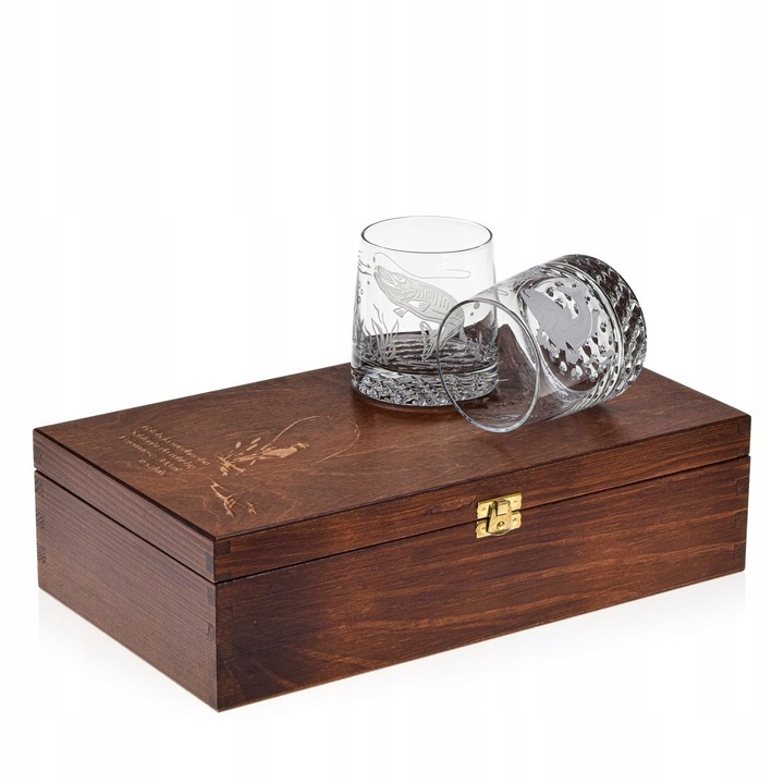 Set pahare whisky 300ml cu motive de pescuit in cutie de lemn