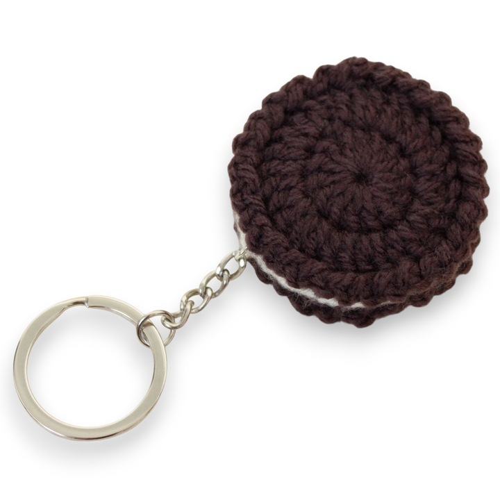 Horgolt Oreo kulcstartó akril fonalból, Mirinka, kézzel készített, 5 cm