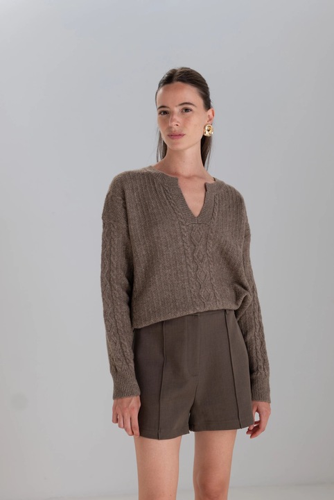 Pulover tricotat pentru femei, cu decolteu in V cu slit si model impletit, Taupe