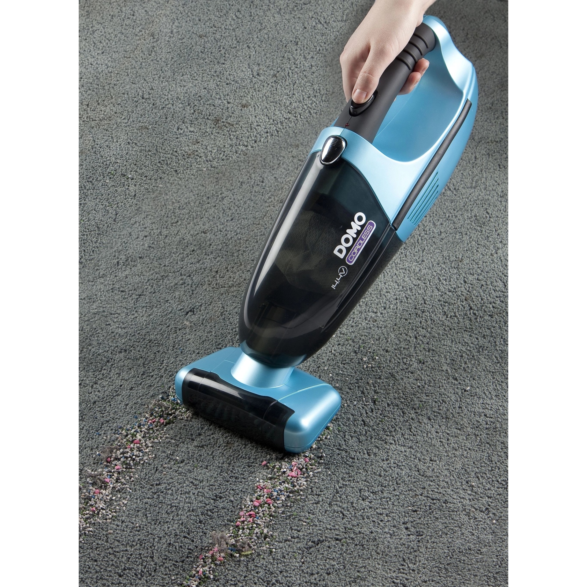 Aspirator de mana fara sac DOMO, ideal pentru podele/masina/textile, functionare fara fir, perie lata Turbo, capacitate colectare 0.5 litri, rezervor de praf detasabil, filtru HEP lavabil, comutator pe maner, utilizare facila, curatare usoara, albastru