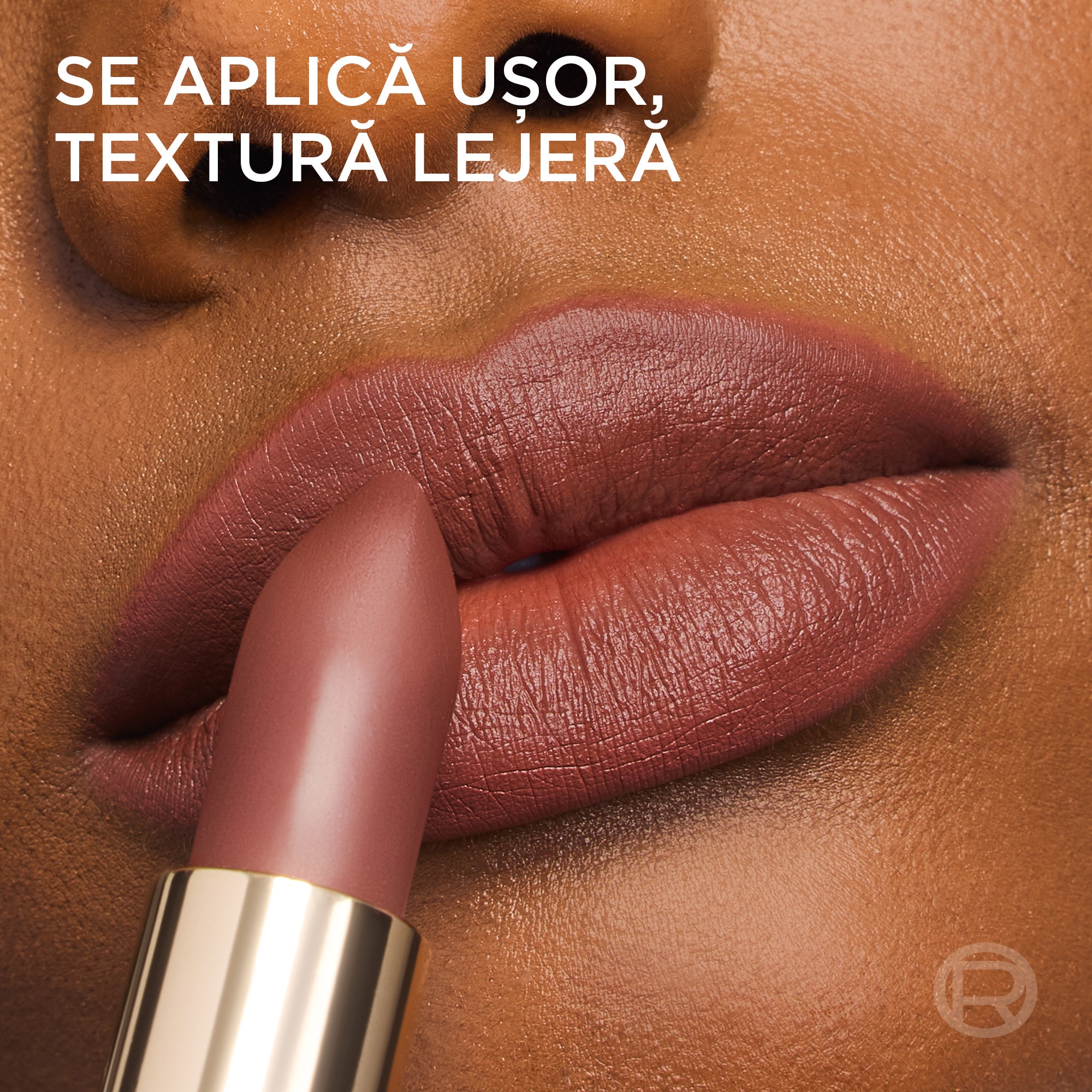 Ruj mat L'Oreal Paris Color Riche Blurred Matte, aspect estompat