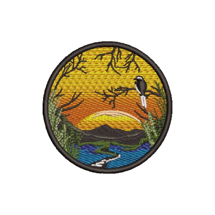 Ecuson brodat rotund – Peisaj apus cu pasare, diametru ~80 mm