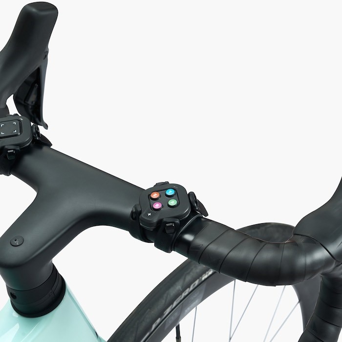Antrenor pentru biciclete Wahoo KICKR CORE 2, sistem Zwift Cog