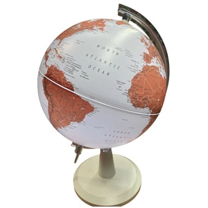 Harti de perete si globuri pamantesti