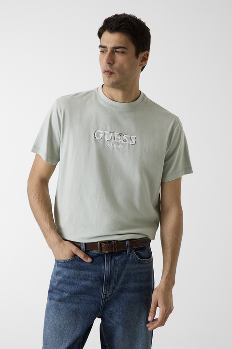 GUESS, Tricou cu logo brodat si decolteu la baza gatului, Verde pal