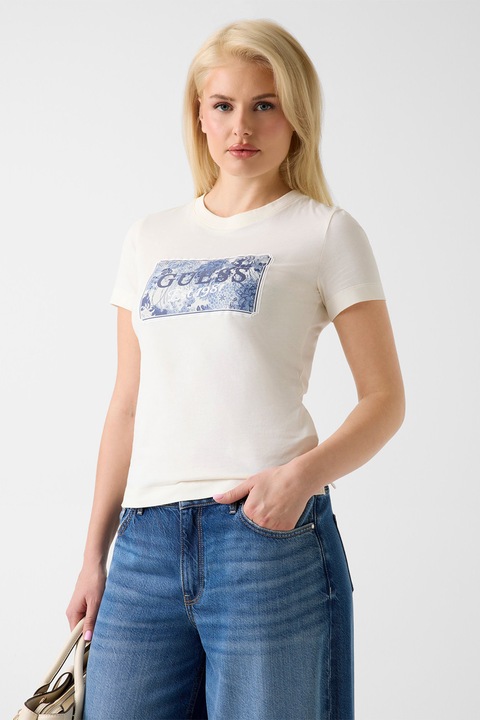 GUESS, Слим тениска с лого, Слонова кост/Индигово синьо