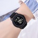 Ceas Digital pentru Copii, AjieQaQ®, 50mRezistent la Apa, Curea silicon moale, Pentru Uz Zilnic si Sportiv, Design minimalistm, Cu Functii de Cronometru, iluminare EL, Alarma, si Calendar, Ceas in cutie cadou, cu ambalaj protectiv extern, Negru