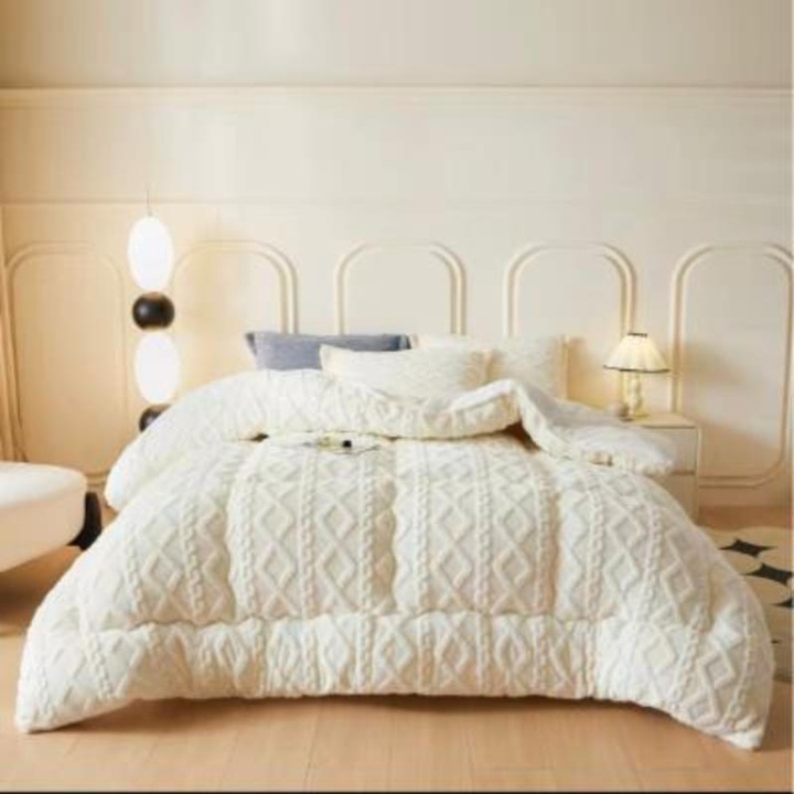 Set Pilota Groasa Cocolino cu Blanita Reversibila, Alb, 200x230cm, 2 Fete de Perna 50x70cm, Model Tricotat