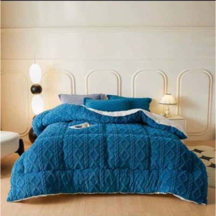 Set Pilota Groasa Cu Blanita Si Doua Fete de Perna 50x70cm Cocolino, 200x230cm, Model Tricotat, Reversibila, Pufoasa, Culoare Albastru