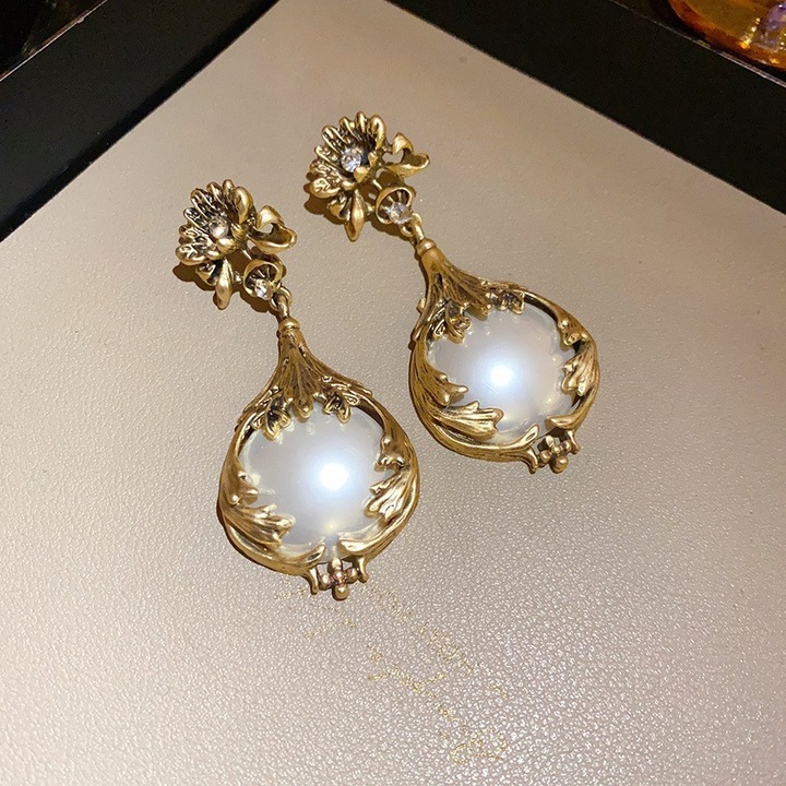 Cercei vintage florali cu strasuri, aurii, 6x2cm