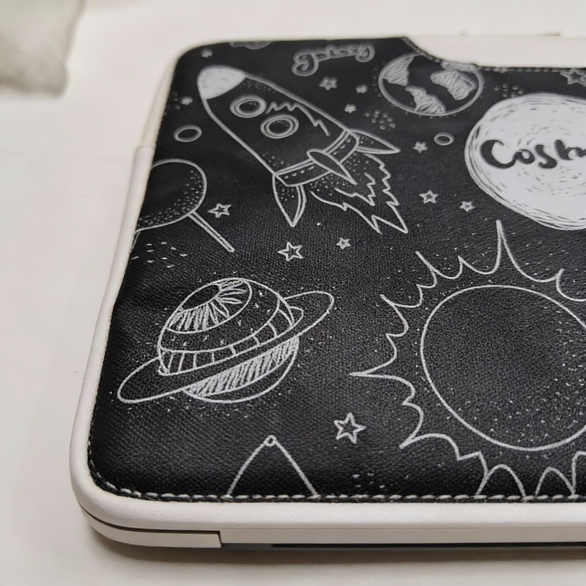 Geanta Laptop 15.6 inch, Stil Cosmos Doodle, Antisoc, Compartiment Protejat
