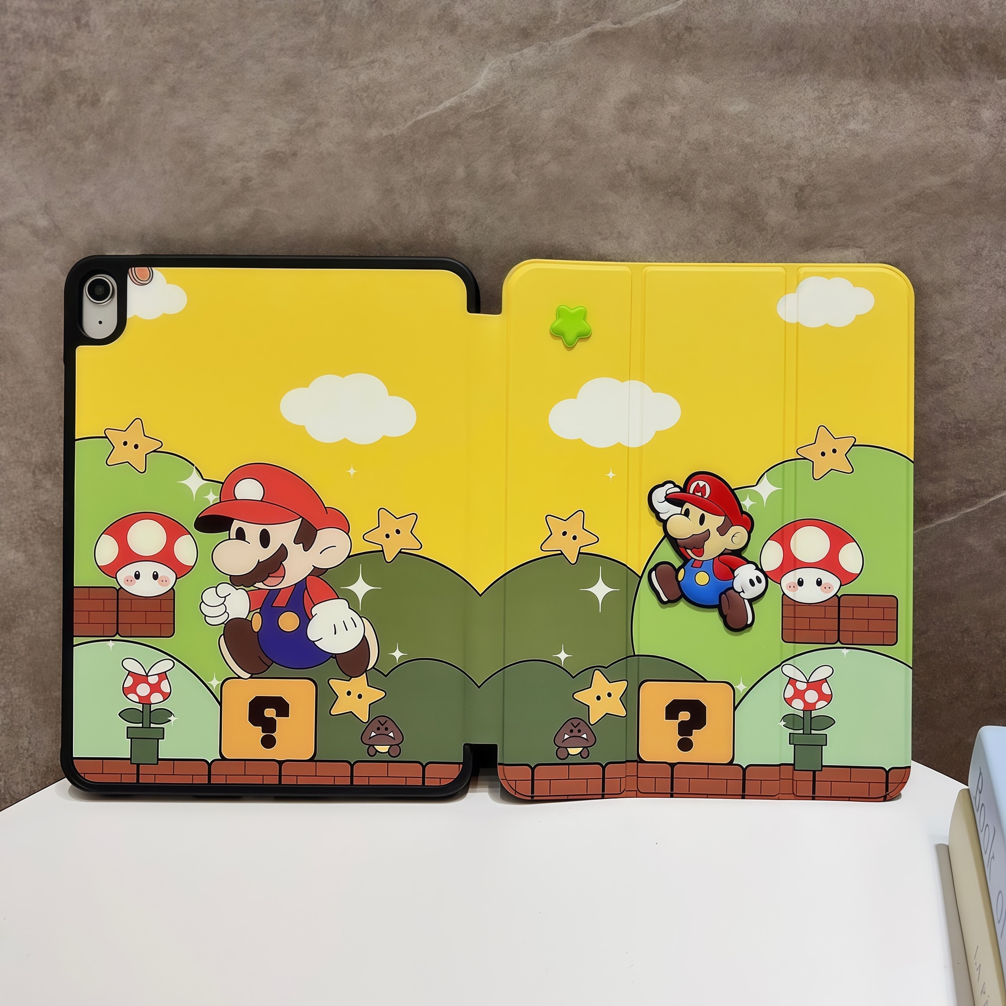 Husa Smart Cover pentru iPad Air 13" (M3 / M2) / Pro 12.9" (Gen 3-6), Design Super Mario 3D cu Figurina in Relief, Stand Pliabil, Slot Pen, Protectie Anti-soc, Galben