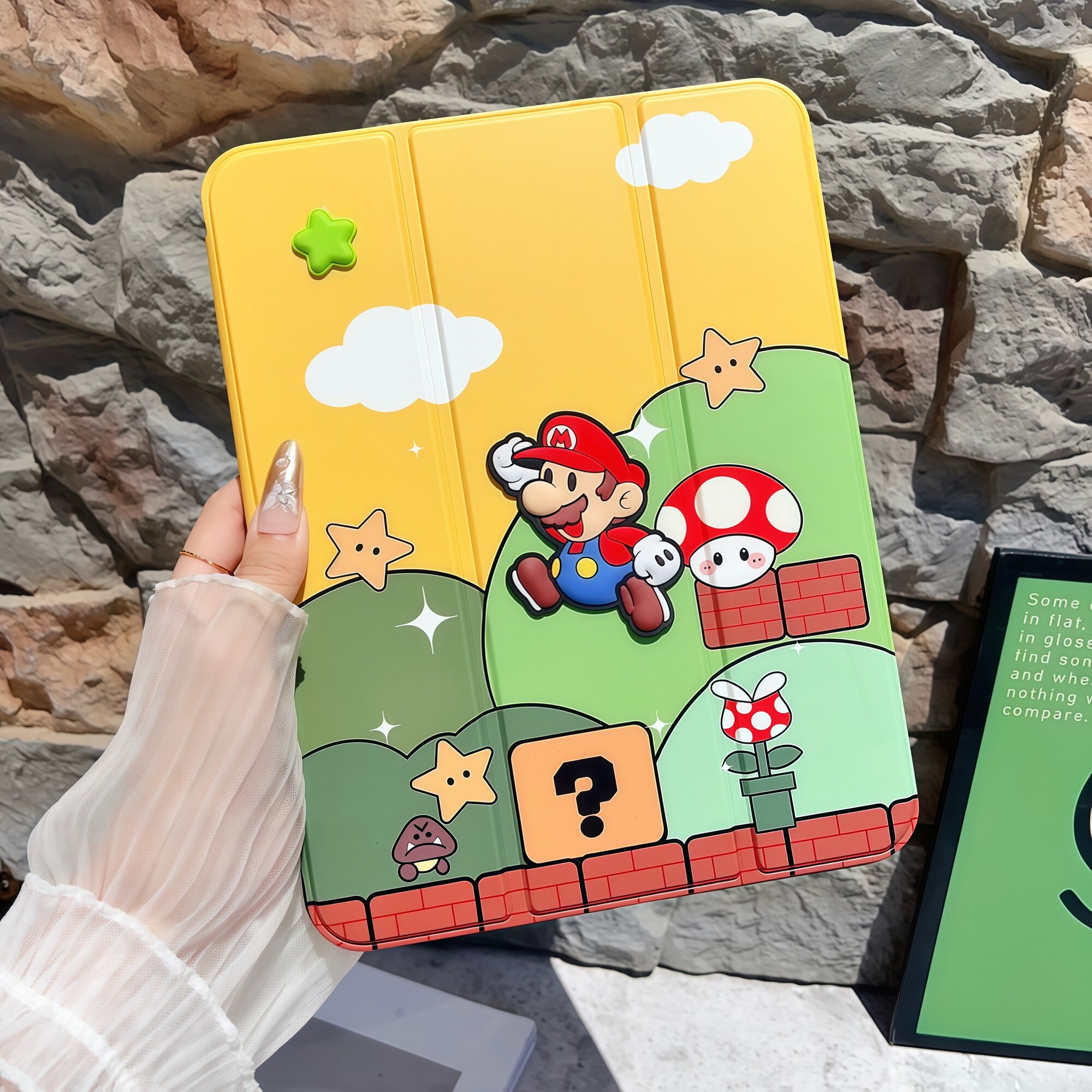 Husa Smart Cover pentru iPad Air 13" (M3 / M2) / Pro 12.9" (Gen 3-6), Design Super Mario 3D cu Figurina in Relief, Stand Pliabil, Slot Pen, Protectie Anti-soc, Galben