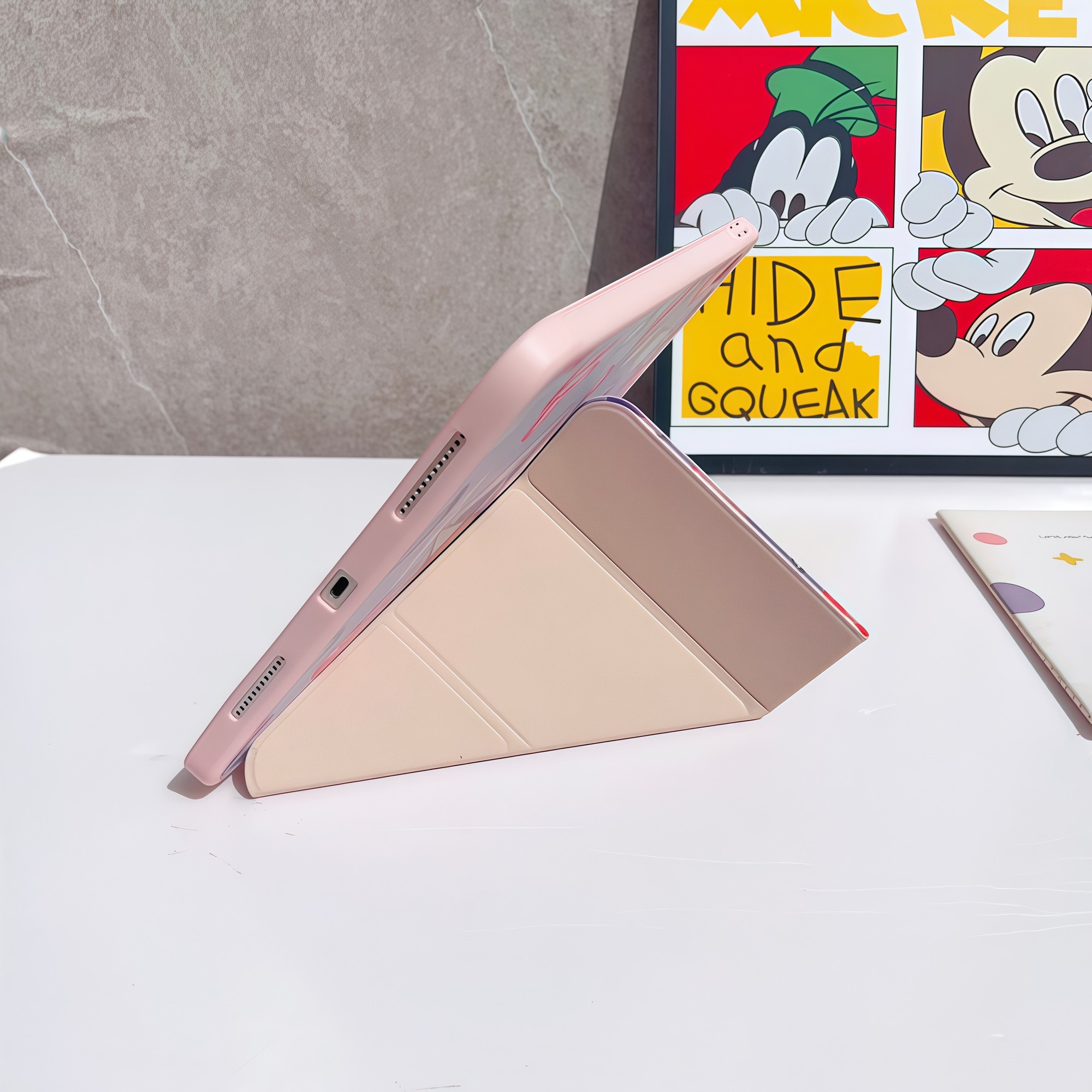 Husa Smart Cover pentru iPad Air 13" (M3 / M2) / Pro 12.9" (Gen 3-6), Stand Pliabil tip Y (Origami), Design Minnie Mouse, Slot pentru Pen, Functie Auto Sleep/Wake, Protectie Anti-soc, Roz