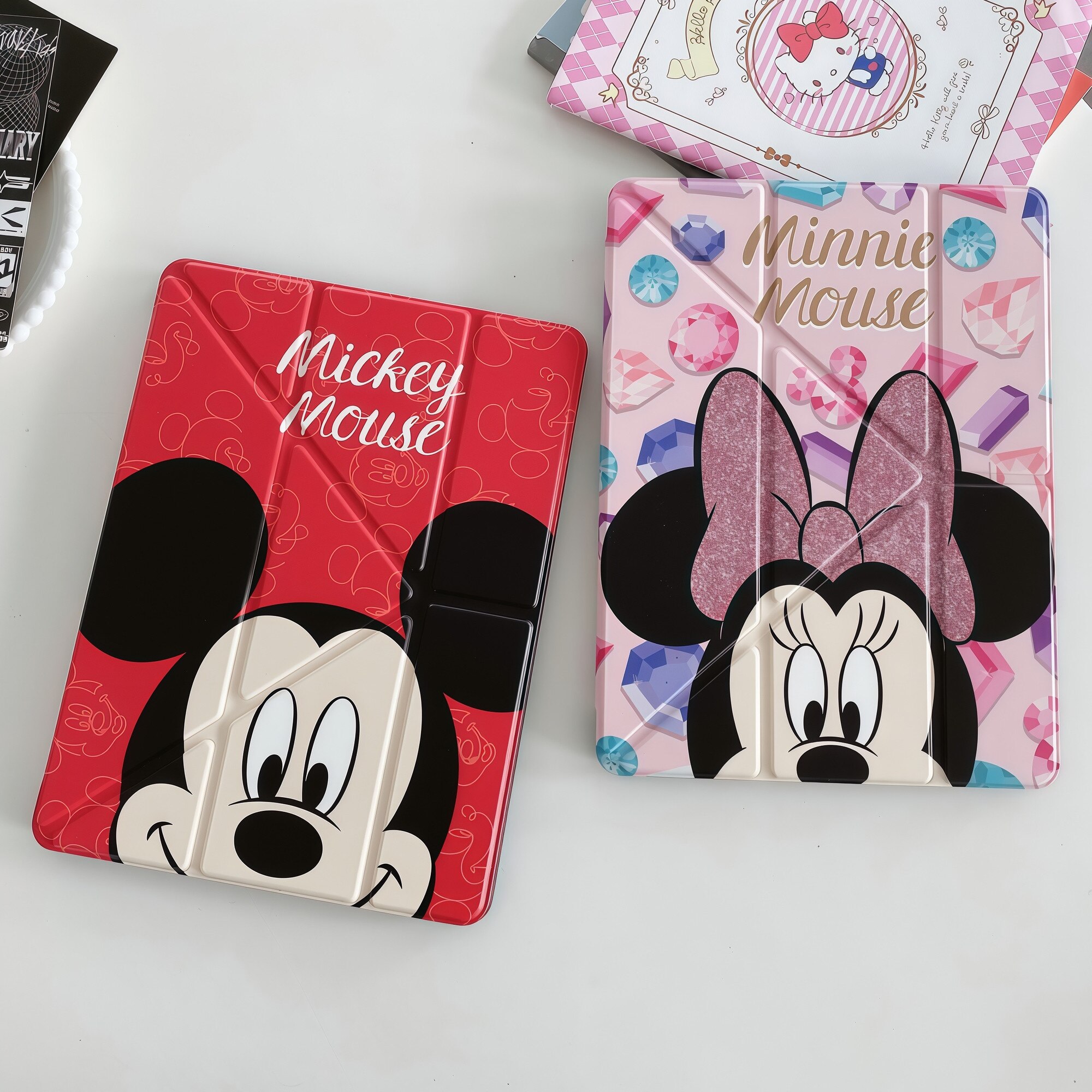 Husa Smart Cover pentru iPad Air 13" (M3 / M2) / Pro 12.9" (Gen 3-6), Stand Pliabil tip Y (Origami), Design Minnie Mouse, Slot pentru Pen, Functie Auto Sleep/Wake, Protectie Anti-soc, Roz