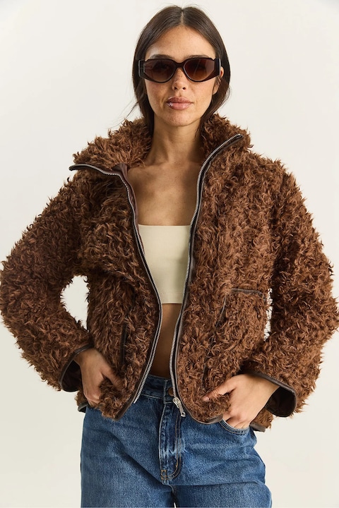 Geaca de plus Bianco Lucci, cu detalii din imitatie de piele, maro, jerseu