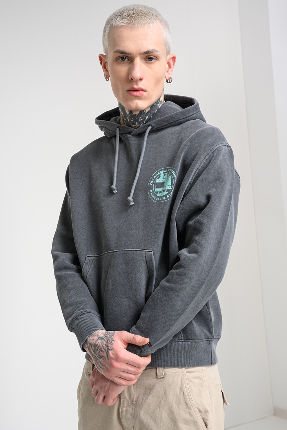 Tommy Jeans, Hanorac cu buzunar kangaroo si aspect decolorat, Gri