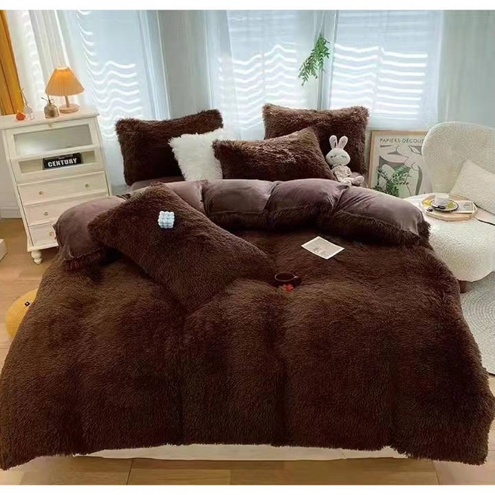 Lenjerie de Pat Set 4 Piese Pufoasa Fluffy, Maro