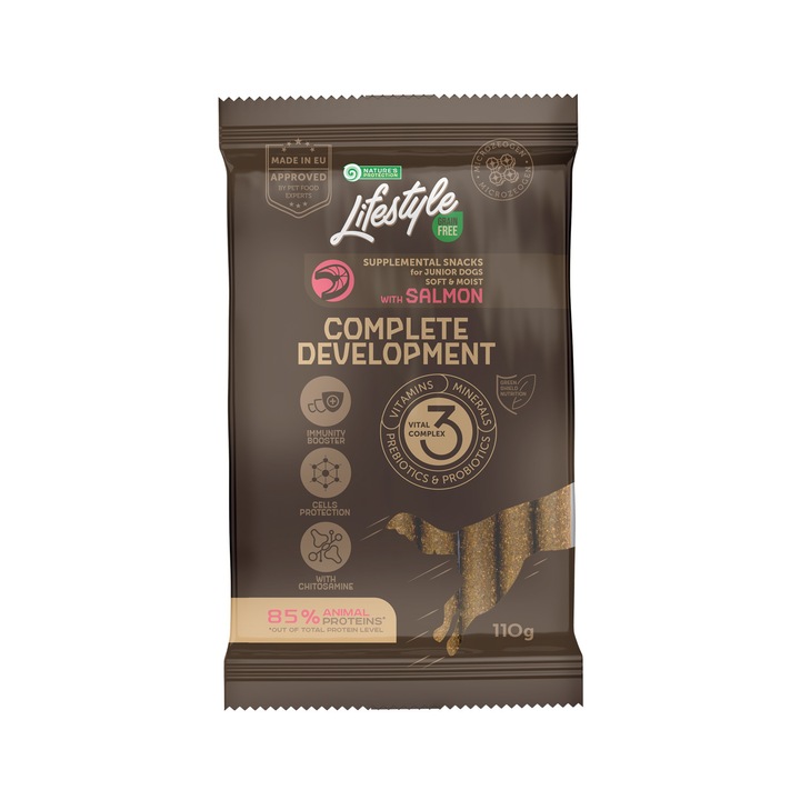 Recompense pentru caini Nature's Protection Lifestyle, Complete Development with Salmon, Junior, 110g
