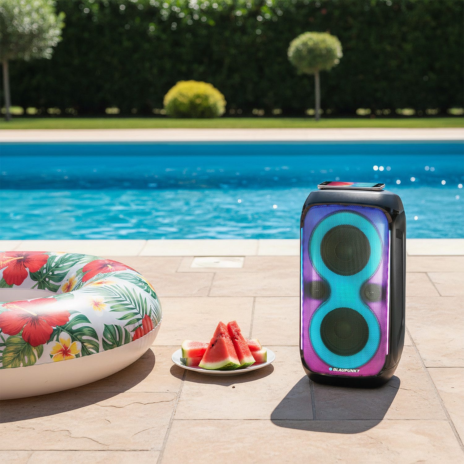 Difuzor Blaupunkt Party Box, iluminare LED, Bluetooth, USB si AUX, radio FM, functie karaoke, telecomanda, autonomie pana la 18h, PB60X
