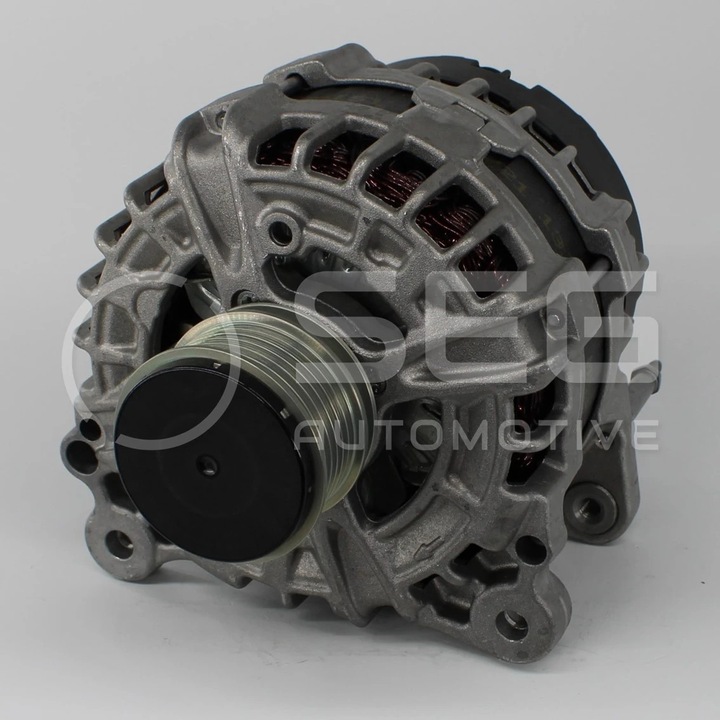 Generator / Alternator 0125811036 Vw Passat B7