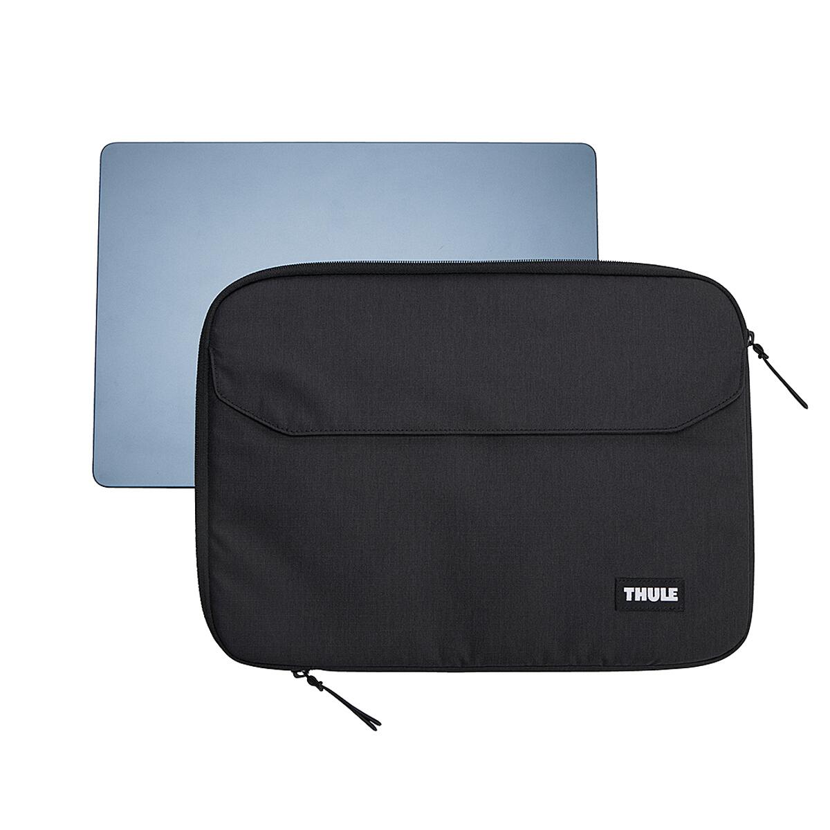 Husă laptop Thule Lithos, neagră, pentru MacBook Air 15", dimensiuni 37x3.5x27cm