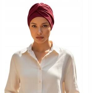 Caciuli si palarii dama