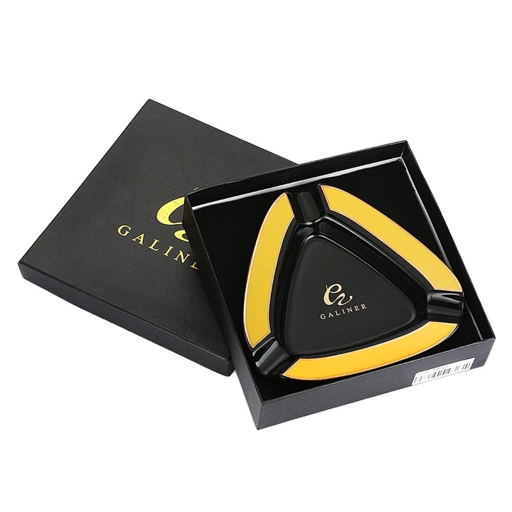 Scrumiera ceramica portabila, design cu 3 sloturi, cutie eleganta inclusa, neagra