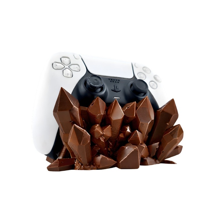Suport Controller 3D pentru Playstation 5, Maro Inchis, Dimensiuni 9.9x14.5x8.7cm, Cristale, Protecție Optima