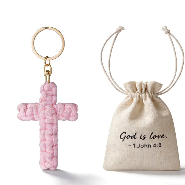 Kézzel készített kereszt kulcstartó, bohém stílusú, puha anyagból, pamut tasakkal, rózsaszín