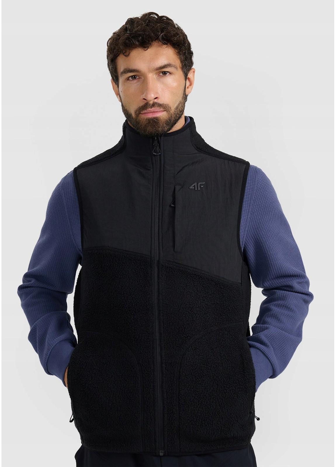 4F férfi sherpa mellény, fekete, 4FWarm technológia, poliészter, 2 képből álló szett, M INTL