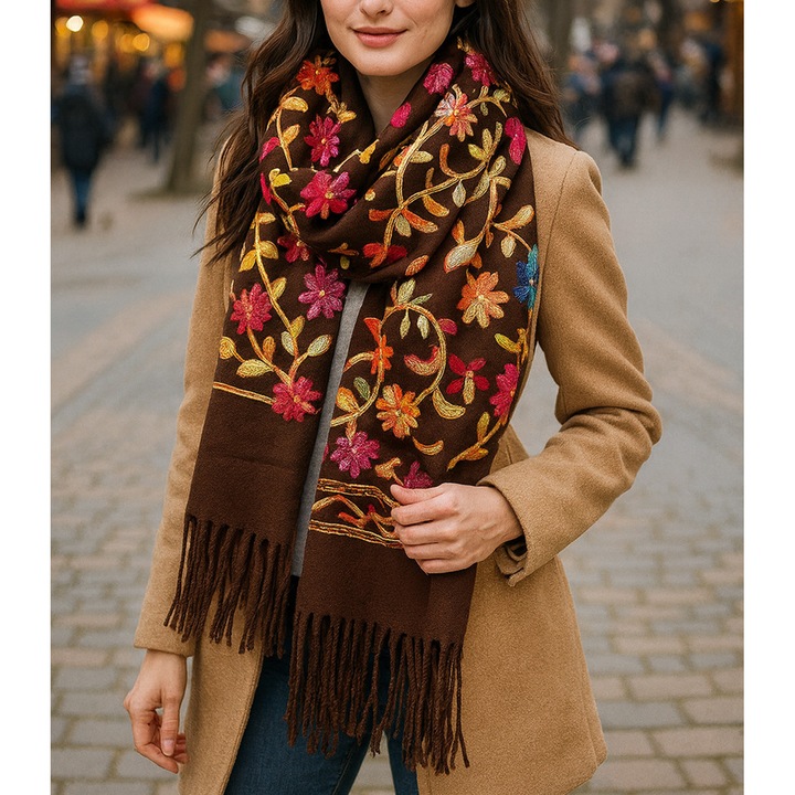 Sal dama maro din vascoza 100% cu model floral folk si franjuri, 180×70 cm, elegant si versatil, pentru toate anotimpurile – Agrafka unisize